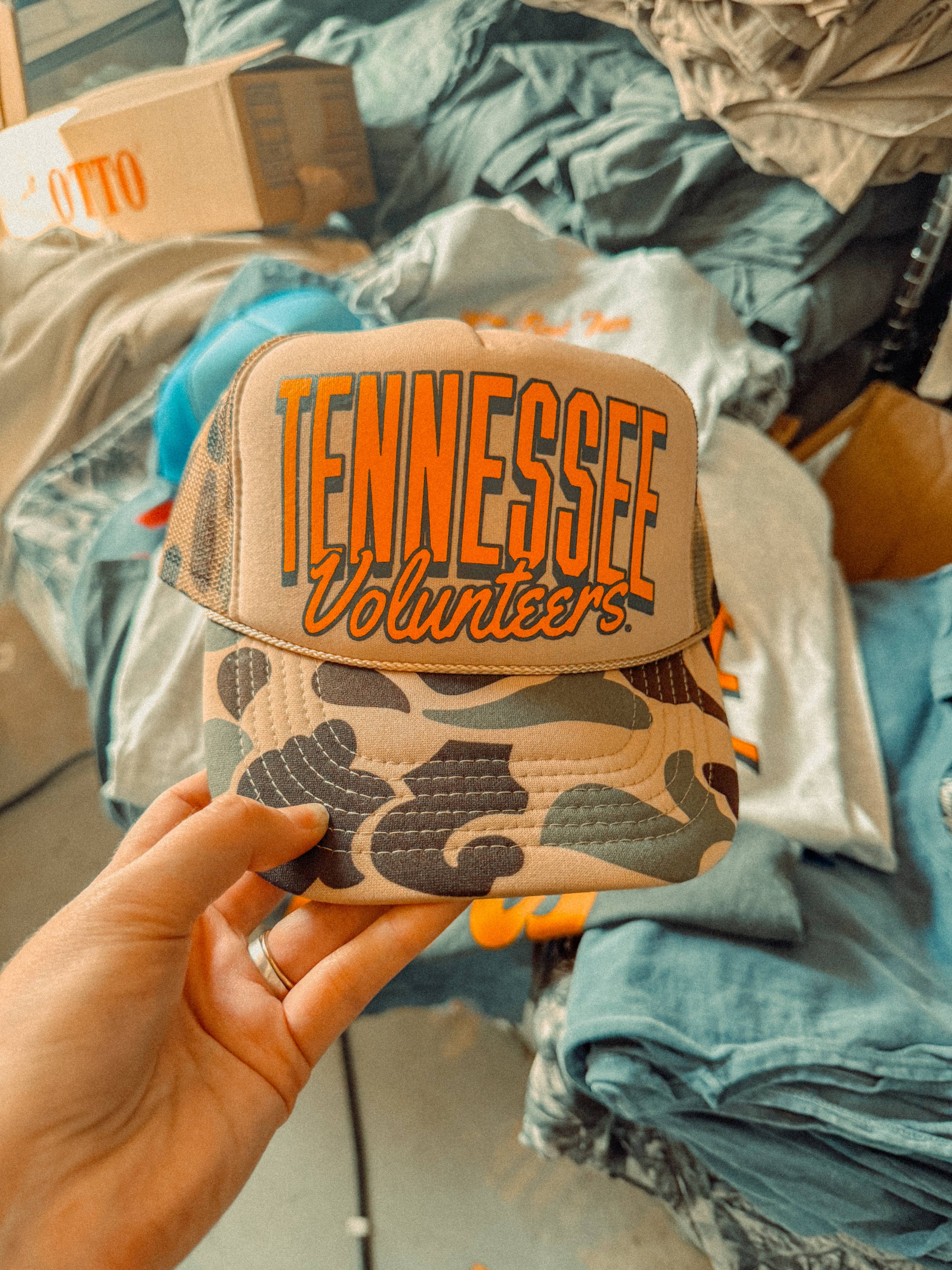 Tennessee Volunteers, Game Day Trucker Hat: Tan Camo