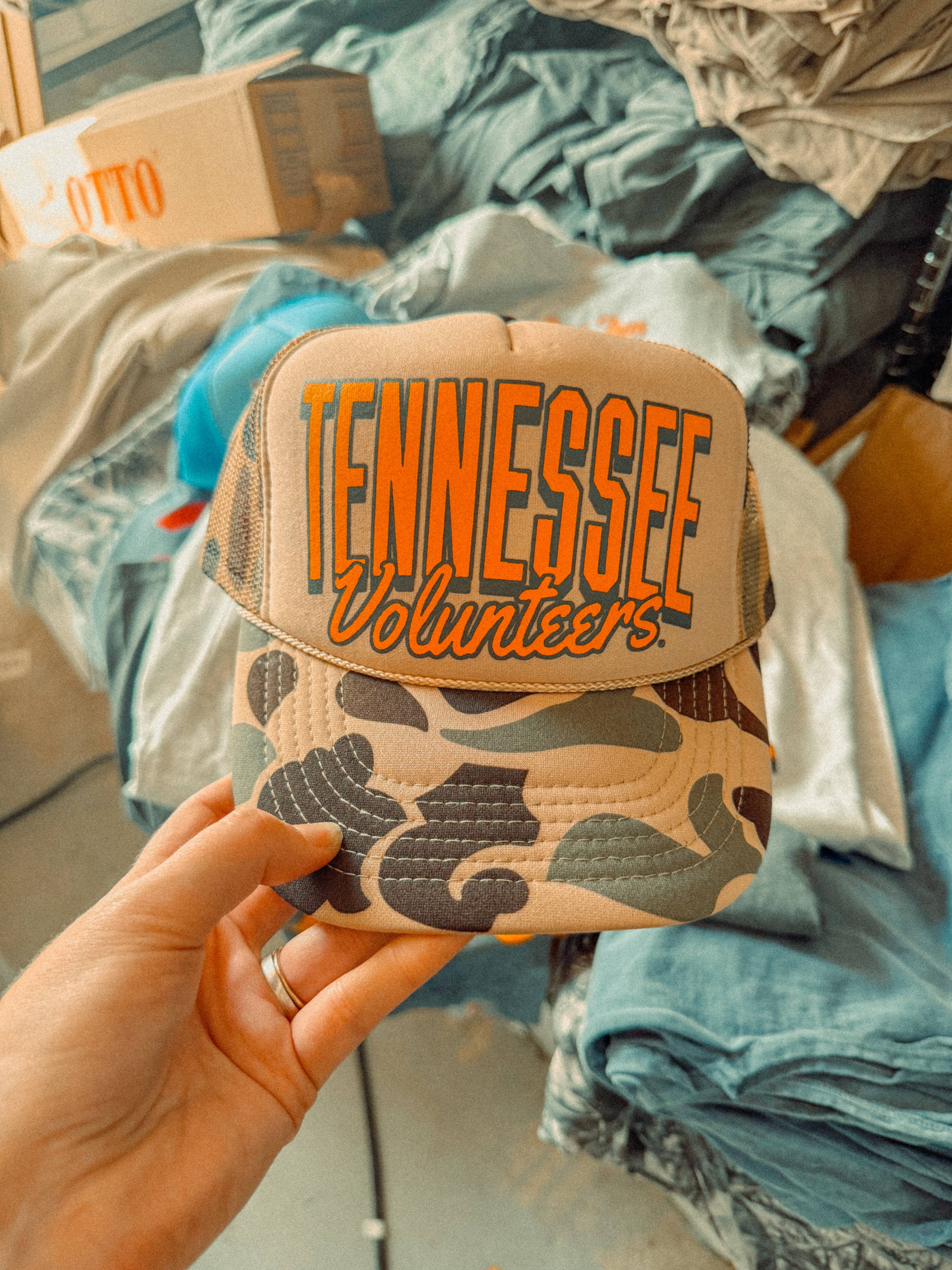 Tennessee Volunteers, Game Day Trucker Hat: Tan Camo
