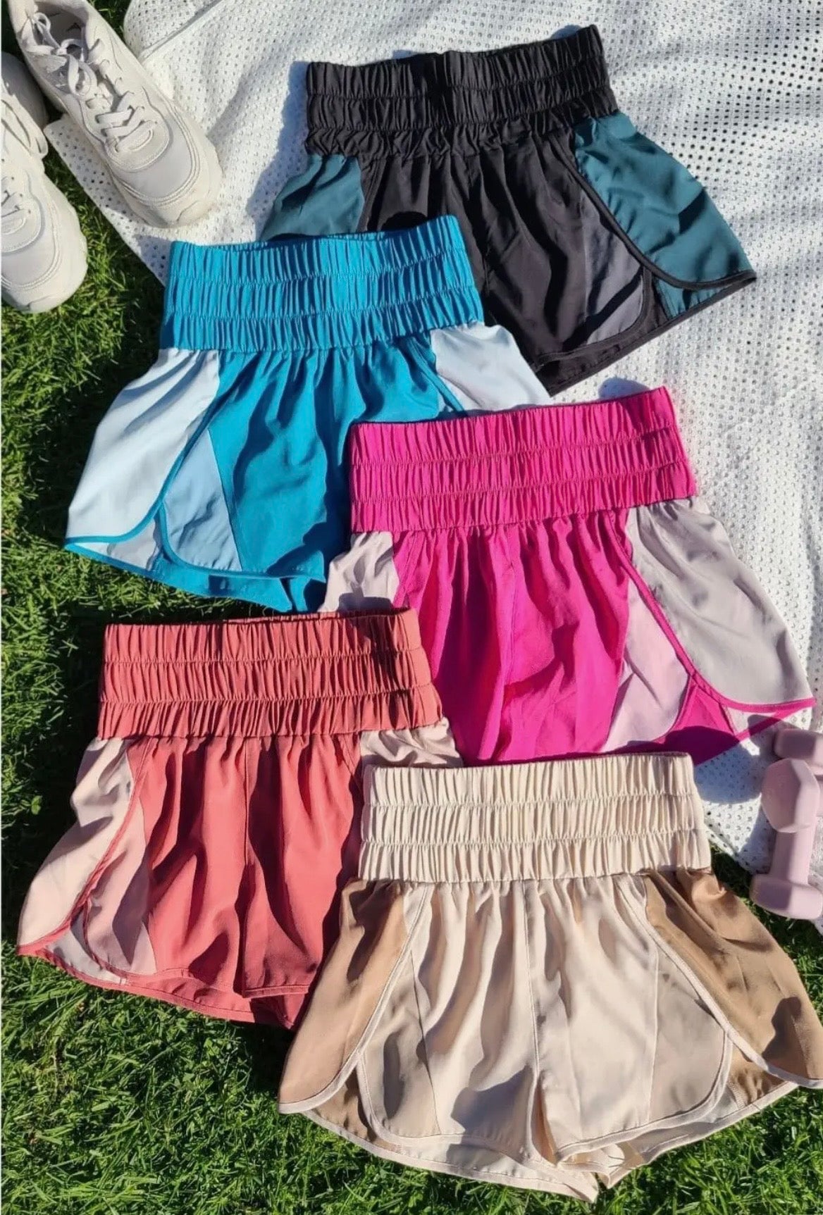 Color block active wear shorts